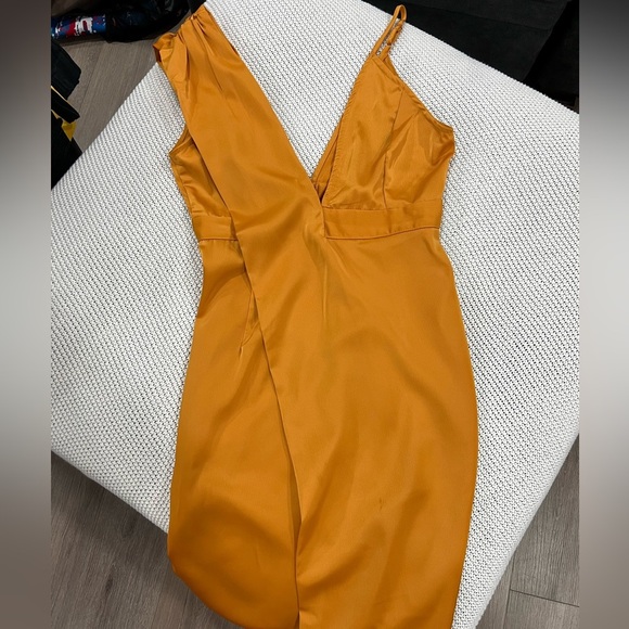 PrettyLittleThing Orange Satin Wedding Dress - Picture 5 of 12